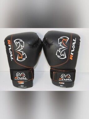 Rival RB1 10oz Boxing Gloves